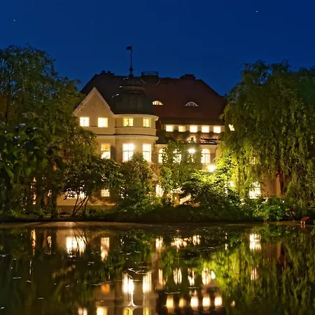 Schloss 3*