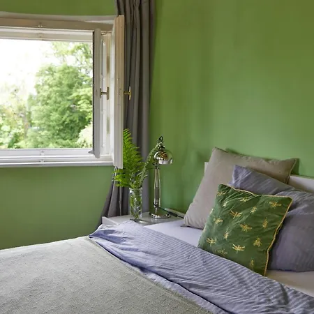 Schloss Guest house 3*