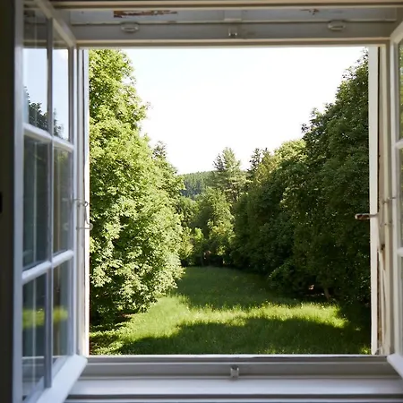 Schloss 3*