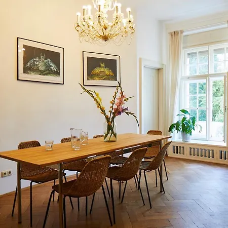 Schloss Guest house 3*