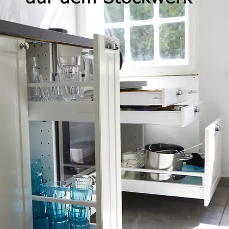 Schloss בית הארחה 3*